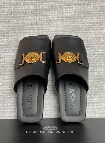  Dép Versace Medusa Biggie Flat Mules. 