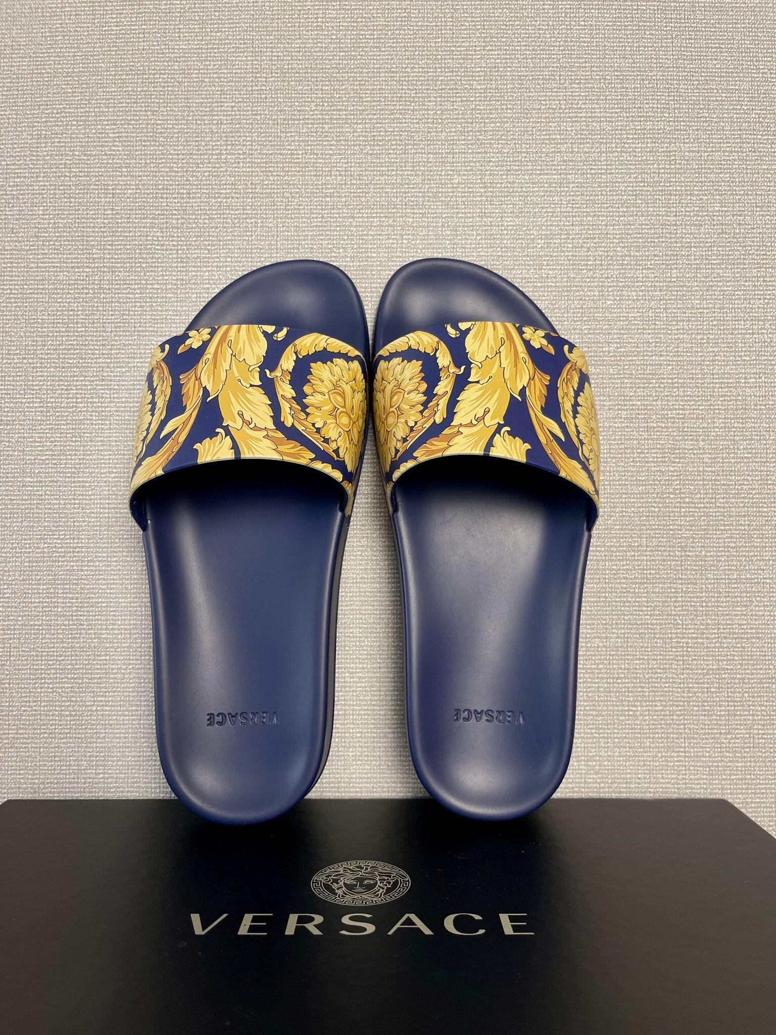Dép Versace Printed Pattern Sandals.