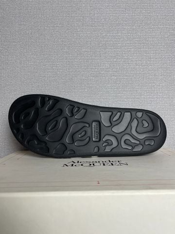  Dép Alexander Mcqueen Mega Graffiti Slider 