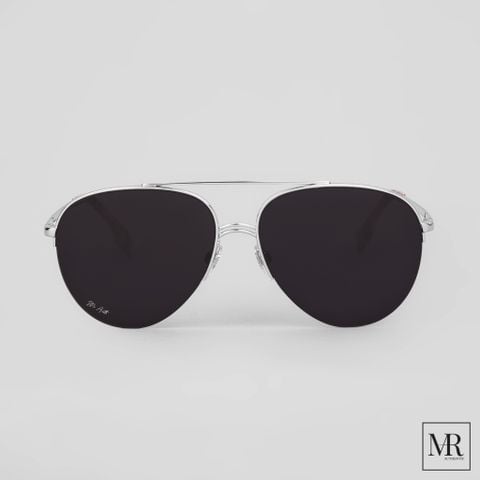  Kính mát Burberry Sunglasses. 