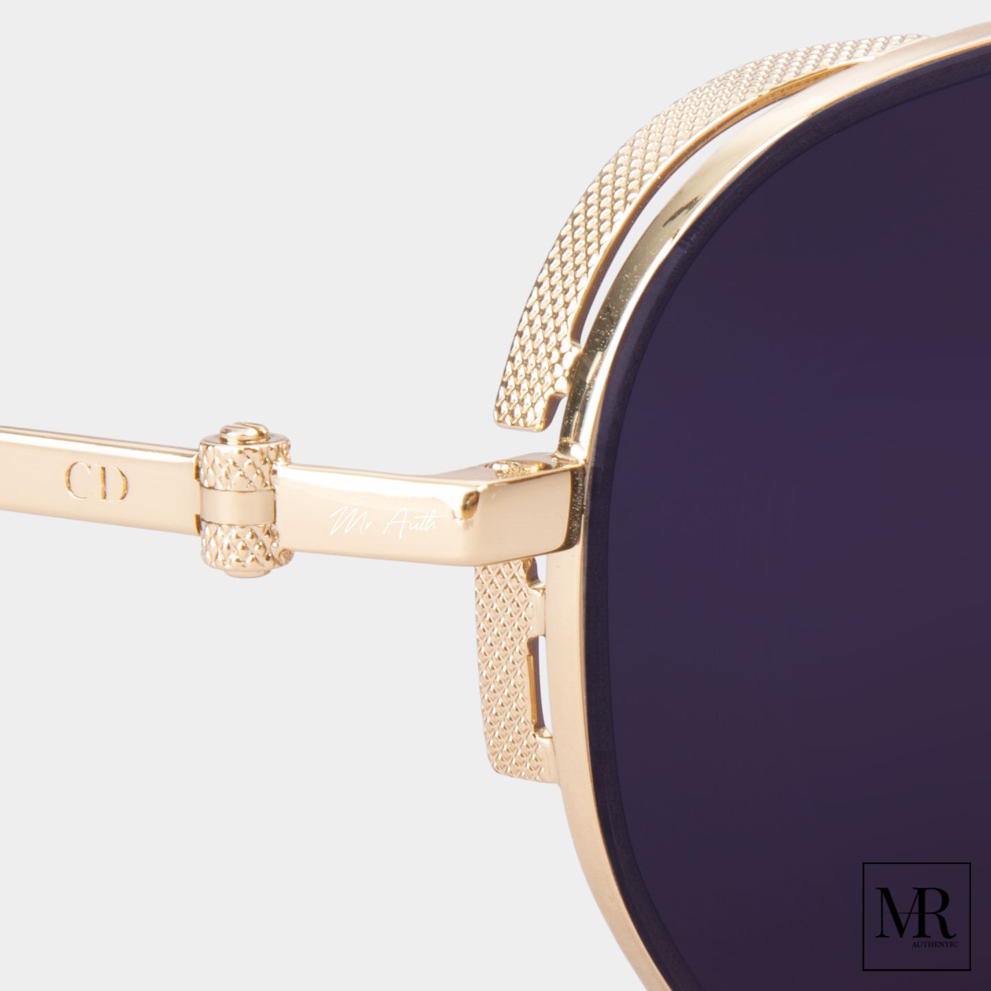 Kính mát Dior Sunglasses.