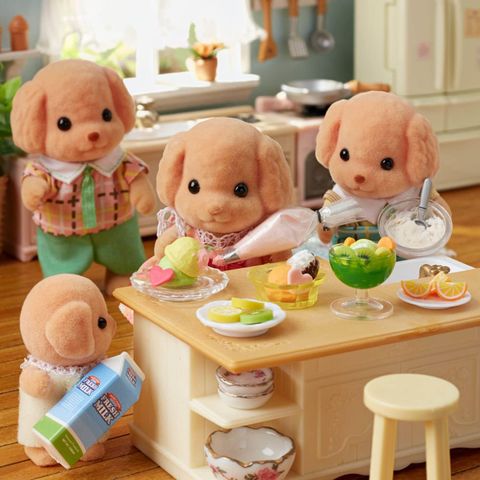  Đồ chơi búp bê gia đình Calico Critters Toy Poodle Family 