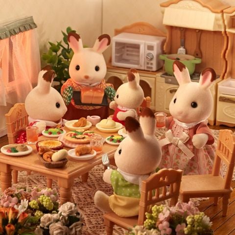  Calico Critters Hopscotch Rabbit Family Sylvanian Families 