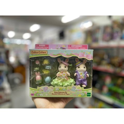  Đồ chơi búp bê Calico Critters Easter Celebration Set, Limited Edition Dollhouse Playset with 2 Collectible Figures and Accessories 