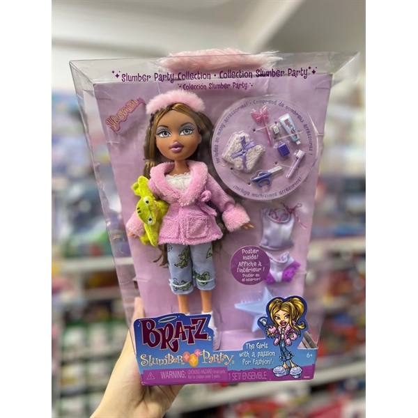 592044C3 Bratz Slumber Party Yasmin Fashion Doll