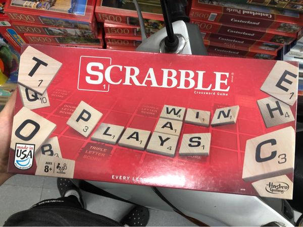  Hasbro A8166 Scrabble New Classic 