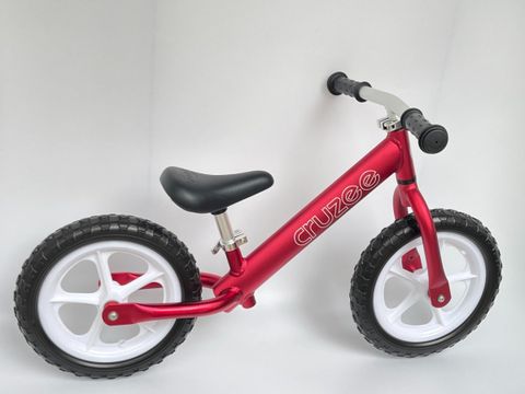  Xe Cruzee màu đỏ 