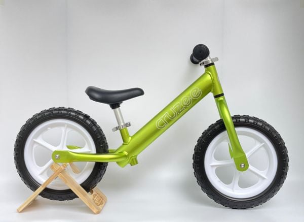 Xe thăng bằng Cruzee xanh lá cây
