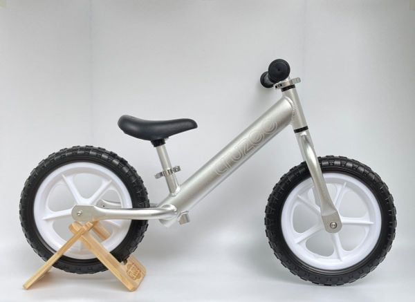 Xe thăng bằng Cruzee màu bạc