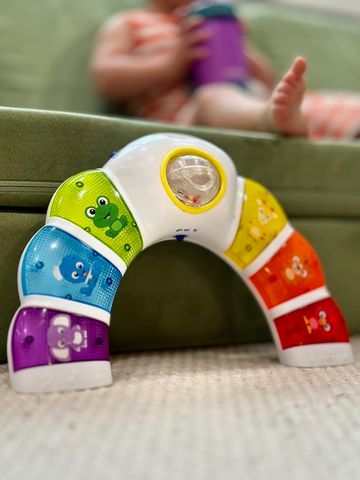  Đồ chơi Baby Einstein 11083- Glow & Discover Light Bar Tummy Time Toy 