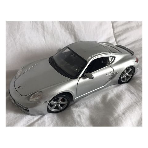  Xe mô hình Porsche Cayman S tỉ lệ 1:18 