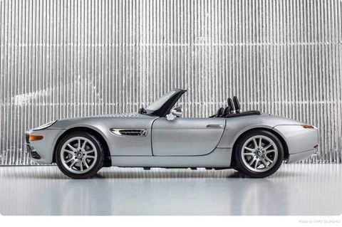  Xe mô hình tỉ lệ 1:18 BMW Z8 