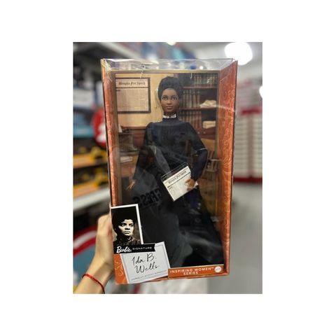 23win08 com búp bê Barbie Signature Inspiring Women Ida B. Wells Collector Doll 