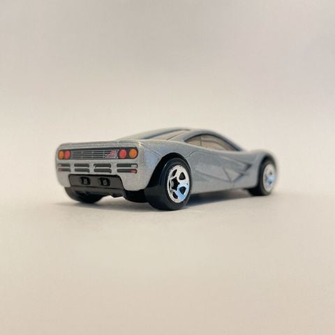  Xe mô hình HCM63 Hot Wheels Basic Car McLaren F1 