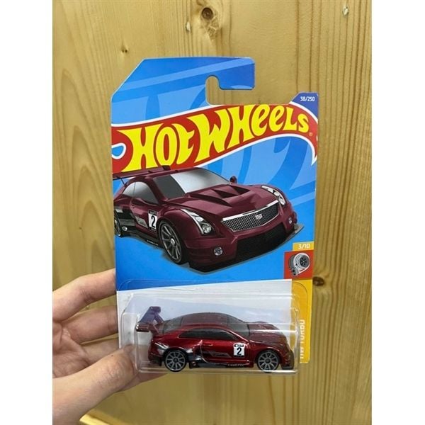 HHD87 Hot Wheels Basic Car '16 Cadillac ATS-V R