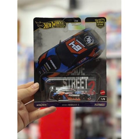  Mô hình xe HKC86 Hot Wheels Premium Car Culture Slide Street 2023 Nissan Z 