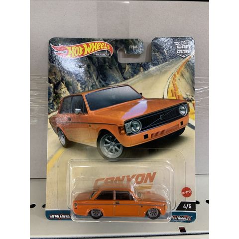  Xe mô hình HKC53 Hot Wheels Premium Car Culture - Canyon Warriors - '73 Volvo 142 GL 