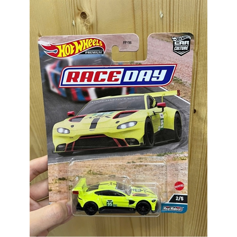 Xe mô hình HKC60 Hot Wheels Car Culture - Race Day - Aston Martin Vantage GTE 