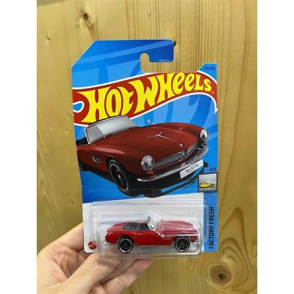HKN34 Hot Wheels Basic Car BMW 507