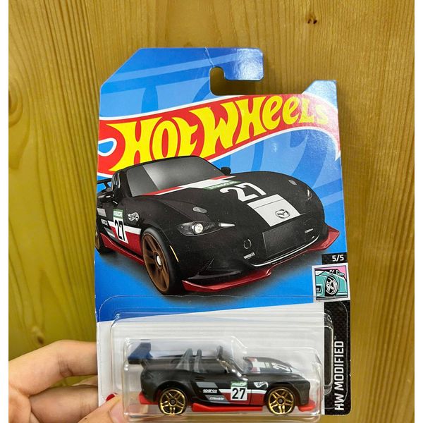 Hot Wheels Basic Car 15 Mazda MX-5 Miata