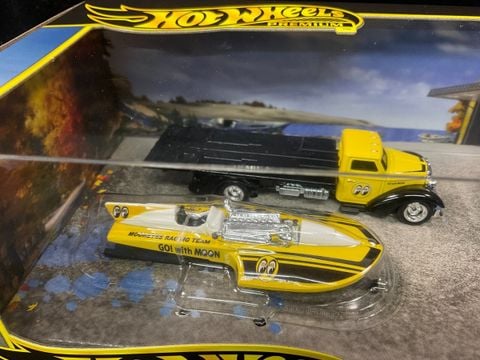  HRT51 Hot Wheels Premium Collector Set - Motorhead Madness 