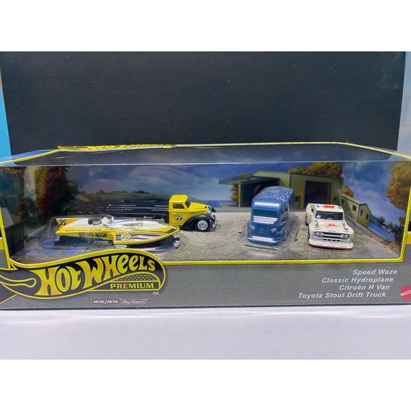 HRT51 Hot Wheels Premium Collector Set - Motorhead Madness