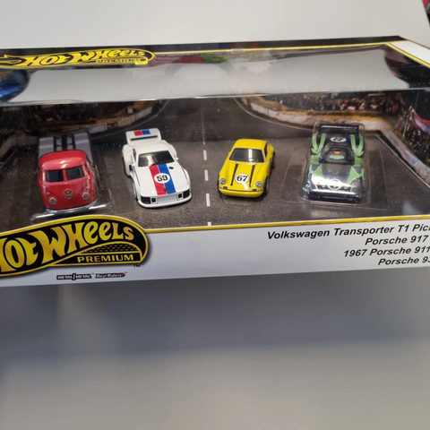 HRT54 Hot Wheels Premium Collector Set - Porsche Renschport 