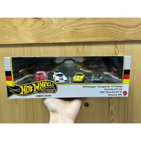 HRT54 Hot Wheels Premium Collector Set - Porsche Renschport 