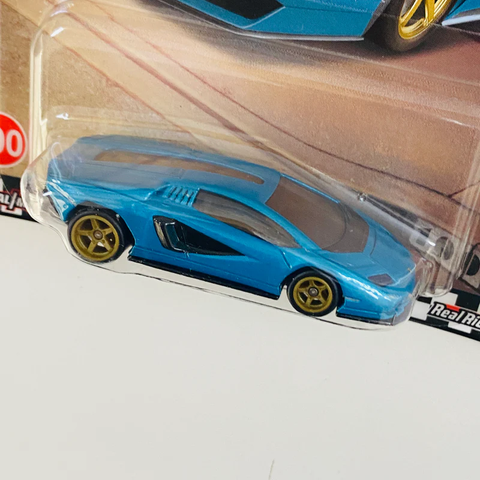  HRT70 23win04 Boulevard Lamborghini Countach LPI 800-4 