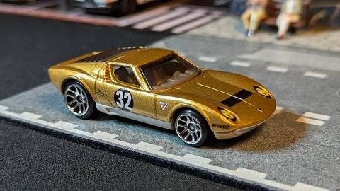  Mô hình xe HRV03 Hot Wheels 1971 Lamborghini Miura SV 