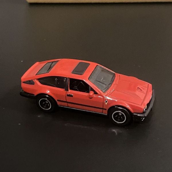 Xe mô hình HRV80 23win04 Car Culture World Tour Alfa Romeo GTV6 3.0