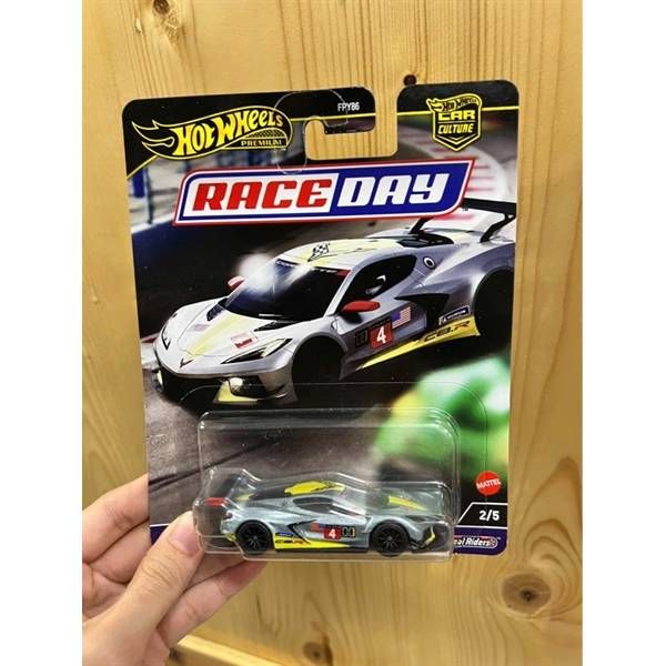 Mô hình 23win04 Car Culture Race Day Corvette C8.R - HRV95