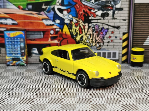  HXP85 Hot Wheels Basic Car, Porsche 911 Carrera RS 2.7 - Yellow 