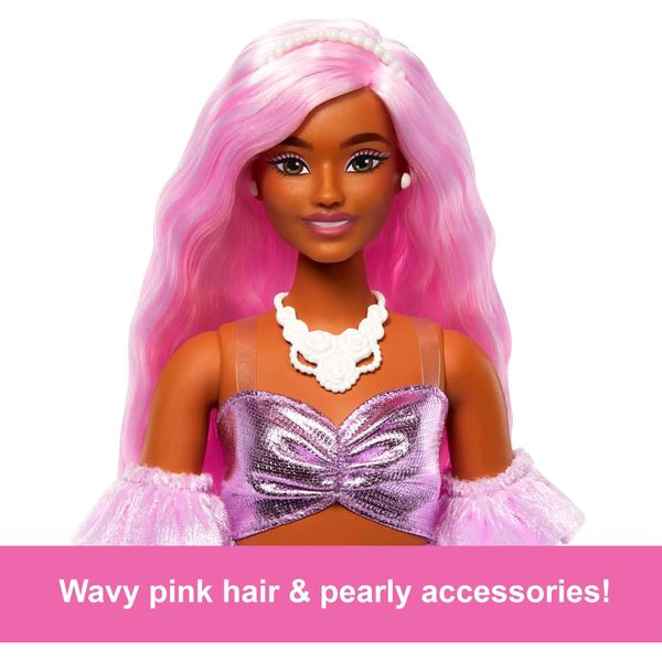Búp bê HYV25 Barbie Deluxe Style Doll #1 in Glossy Pink Barbiecore Dress