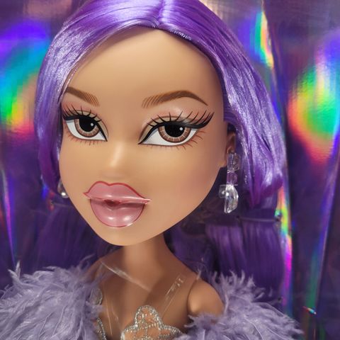  Bratz 426554 x Kylie Jenner 24-Inch Large-Scale Fashion Doll 