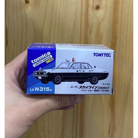  Mô hình Tomica Tomytec 1/64 Nissan Skyline 2000GT Police Car 1976 LV-N315a 