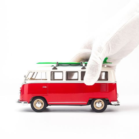  Mô hình xe Volkswagen T1 Bus (1963) With Surf Board 1:24 Welly- 22095-Red 