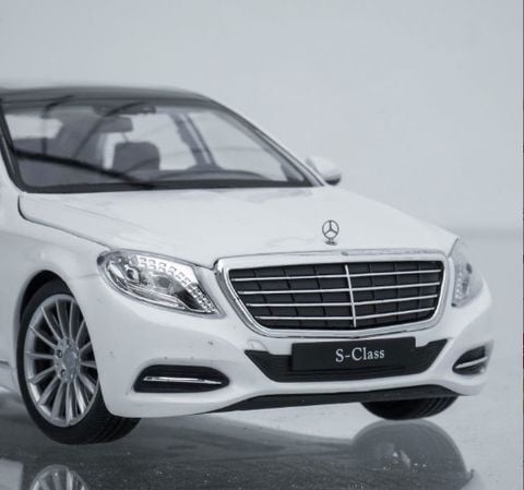  Mô hình xe Mercedes-Benz S-Class 1:24 Welly- 24051- White 