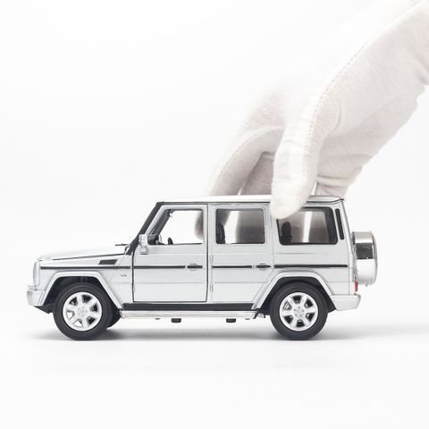  Mô hình xe Mercedes G500 1:24 Welly 24012W- Silver 