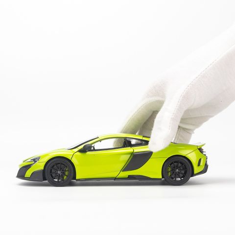  Mô hình xe Mclaren 675LT 1:24 Welly Green 