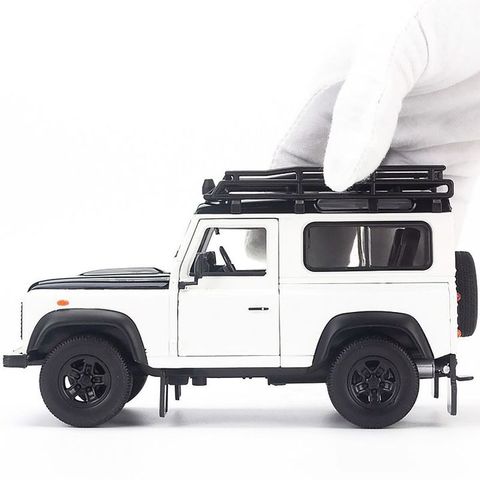  Mô hình xe Land Rover Defender Offroad Edittion 1:24 Welly White 