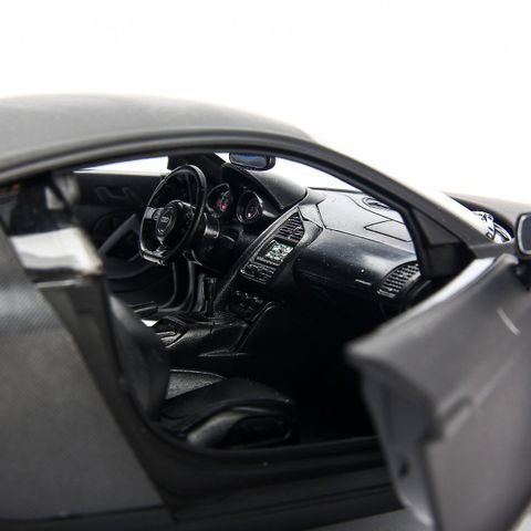  Mô hình xe Audi R8 1:24 Welly- 22493-Matte Black 