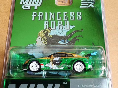  Xe mô hình Mini GT 1/64 LB-Silhouette WORKS GT NISSAN 35GT-RR Ver.2 “PRINCESS RORO” MGT00650 