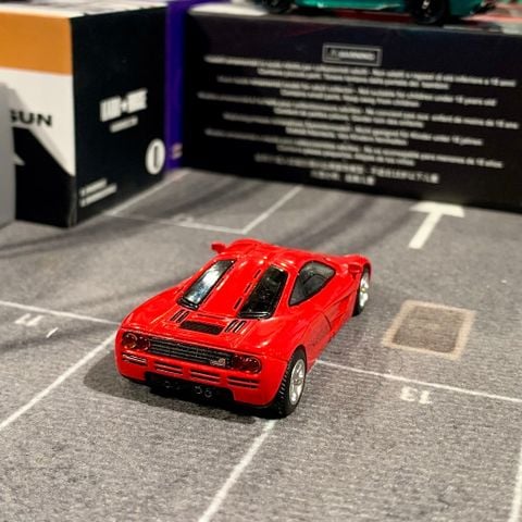  Xe mô hình MINI GT 1/64 McLaren F1 Red Left Handle 