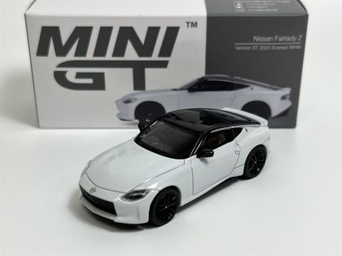  Xe mô hình MINI GT 1/64 Nissan Fairlady Z 2023 Everest White Right Handle 