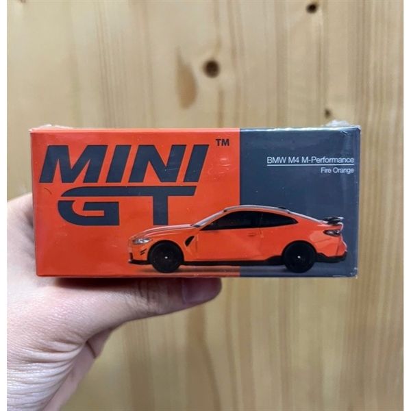 MINI GT 1/64 BMW M4 M Performance (G82) Fire Orange