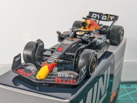  MINI GT #MGT00520 1/64 2022 Oracle Red Bull Racing-M.Verstappen 