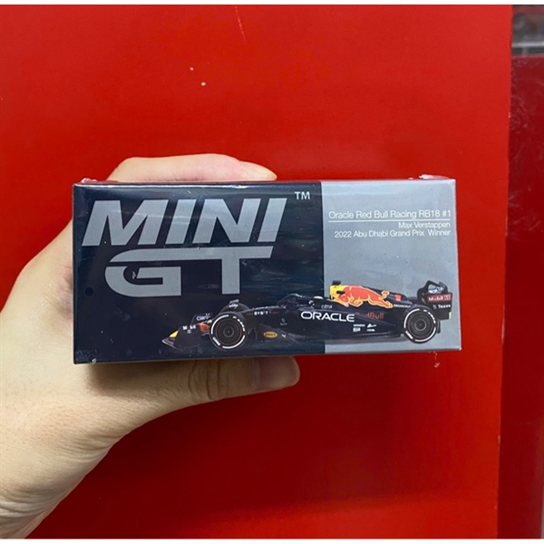 MINI GT #MGT00520 1/64 2022 Oracle Red Bull Racing-M.Verstappen