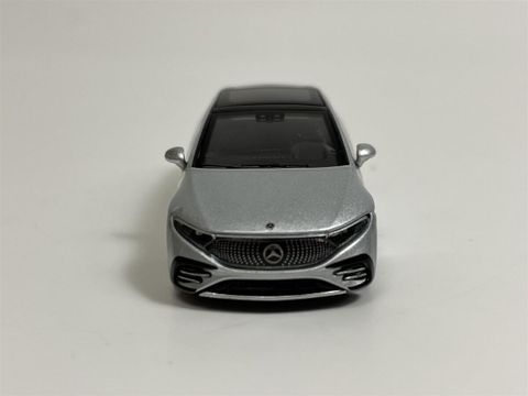  Mô hình xe MINI GT 1/64 Mercedes-Benz EQS 580 4MATIC Hi-Tech Silver Metallic (Left Handle) 