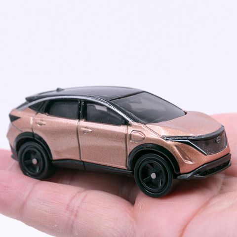  Tomica 64 NISSAN ARIYA (BOX)'21 (SPX24) 